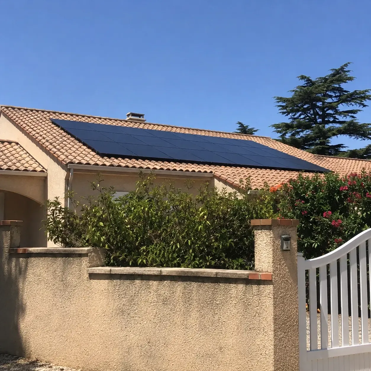Image installateur panneaux solaires 2 panneaux solaires rentables